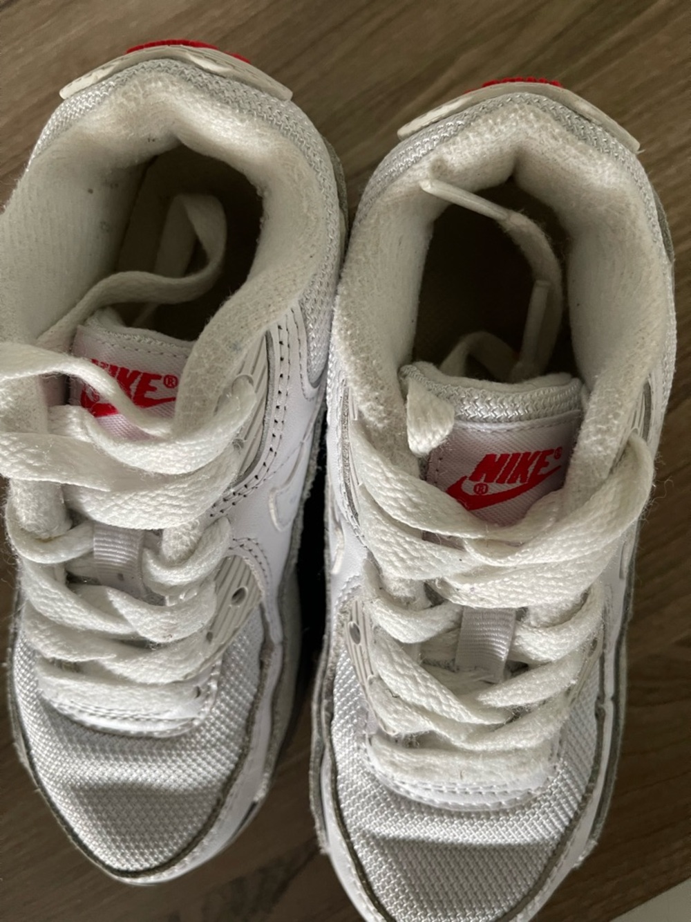 🎀Nike Kids White & Gray Sneakers with Red Logo Accent - Picture 5 of 5